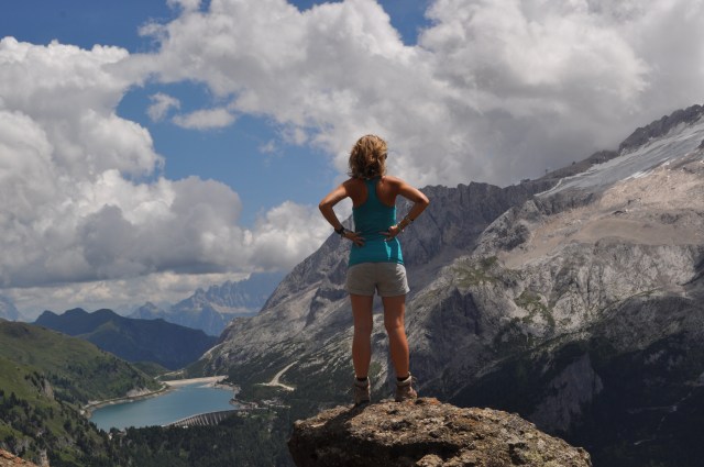 DSC_0052 Sullo sfondo la Marmolada (5)